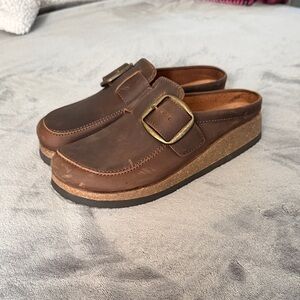 White Mountain Buenos Clog